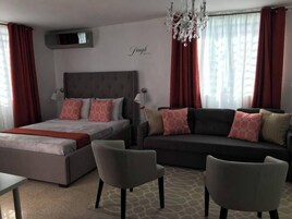 Tabla de planchar con plancha, wifi gratis y ropa de cama 