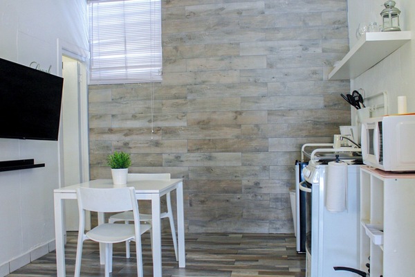 Apartment, 1 Bedroom | Private kitchen | Fridge, microwave, oven, stovetop