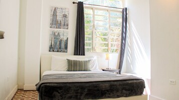 4 habitaciones, tabla de planchar con plancha y wifi gratis 