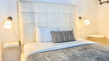 2 kamar tidur, setrika/meja setrika, Wi-Fi gratis, dan seprai linen