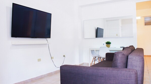 Flat-screen TV - Boulevard 106 (Mayagüez)