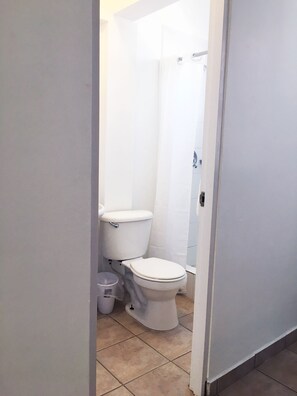 Appartement, 1 grand lit et 1 canapé-lit | Salle de bain