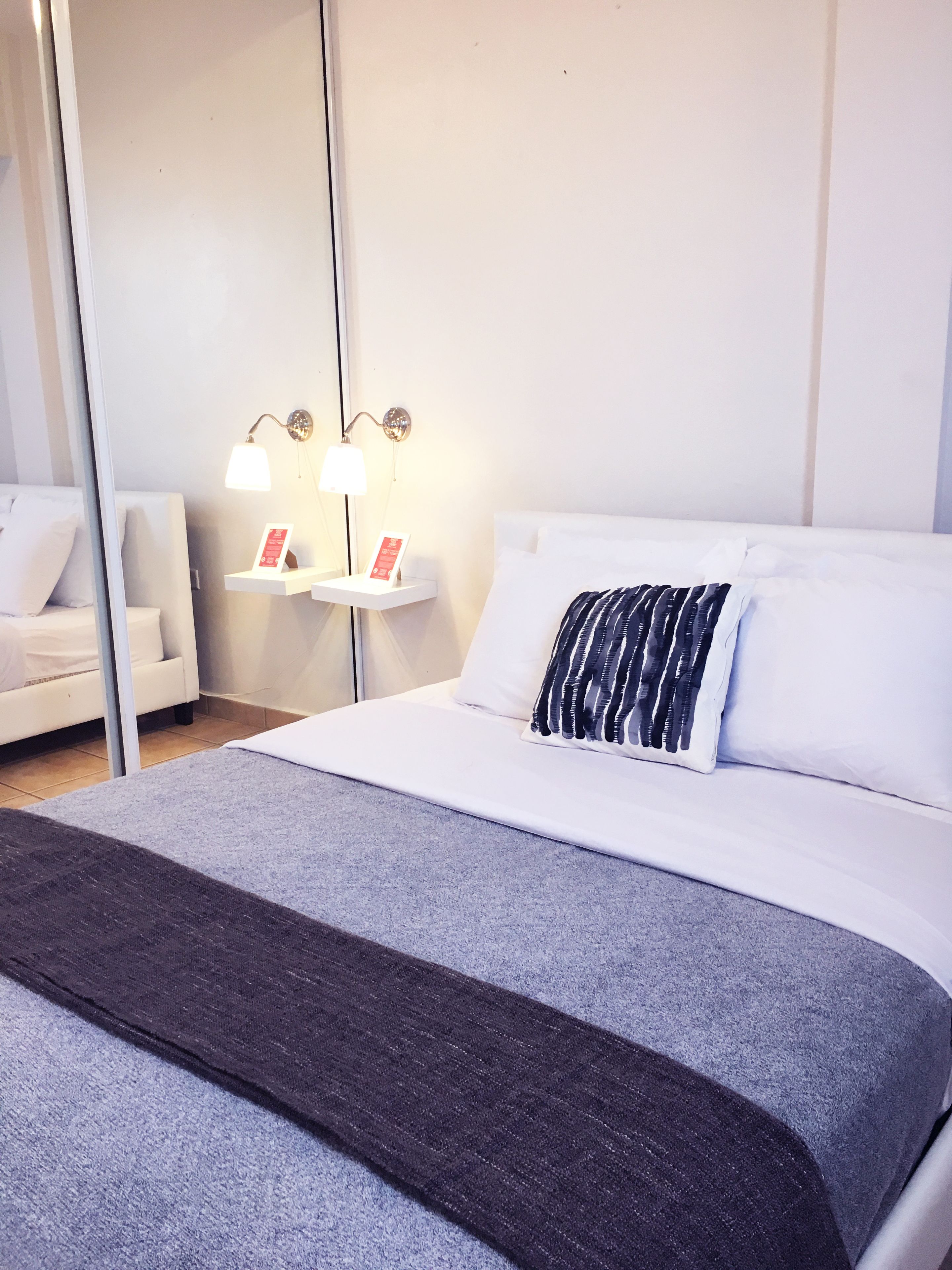 1 habitación, tabla de planchar con plancha, wifi gratis y ropa de cama 