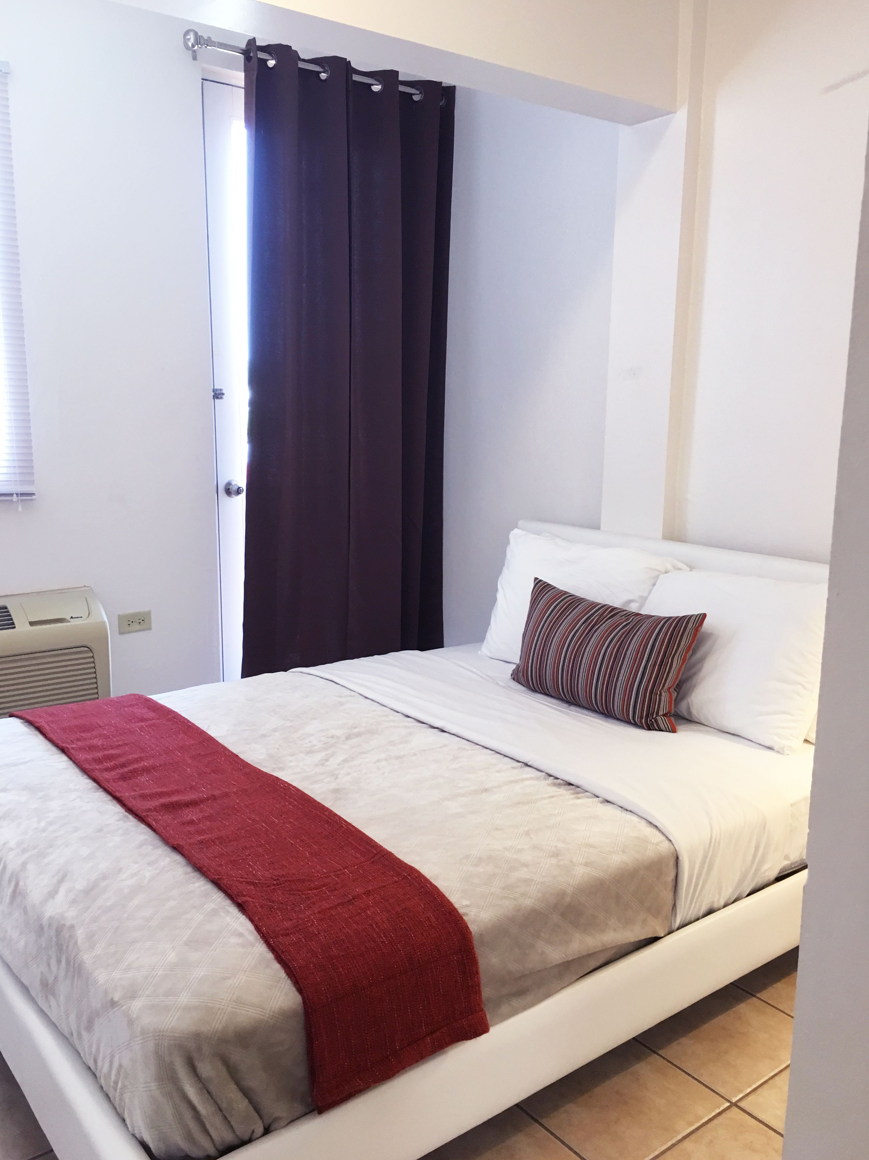 2 habitaciones, tabla de planchar con plancha y wifi gratis 