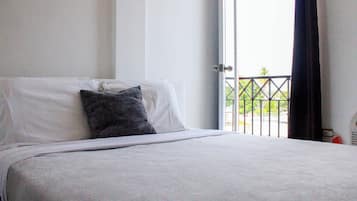 Apartment, 1 Bedroom | 1 bedroom, desk, iron/ironing board, free WiFi
