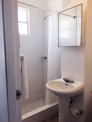 Appartement, 1 chambre | Salle de bain