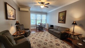 Crossvine Suite | Living area