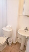 Apartment, 1 Bedroom | Bathroom | Shower, free toiletries, towels