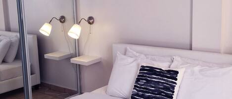 1 habitación, tabla de planchar con plancha, wifi gratis y ropa de cama