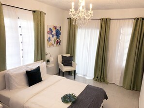 Deluxe Room (201) | Soundproofing, iron/ironing board, free WiFi, bed sheets