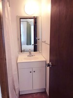 Deluxe Room (201) | Bathroom sink