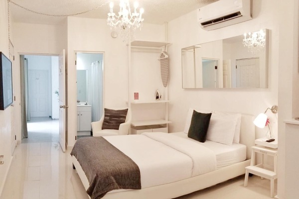 Iron/ironing board, WiFi (free), bed sheets