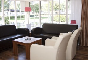 Veranda 6 | Living room