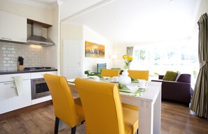 Veranda 4 | In-room dining