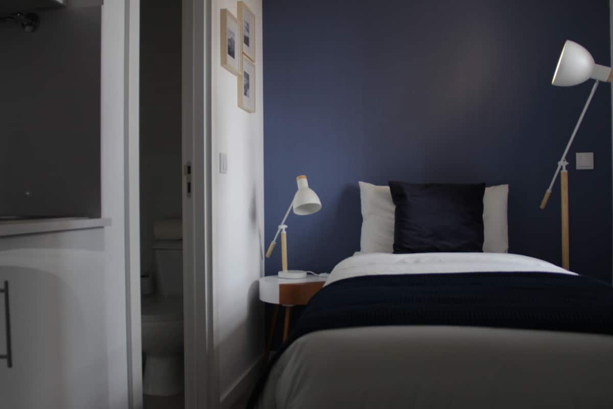 Suite, 1 Twin Bed | 1 bedroom, soundproofing, free cribs/infant beds, free WiFi