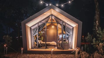 2 bedrooms, individually decorated, individually furnished, free WiFi