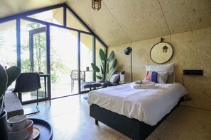 Decoración personalizada, muebles diferentes y wifi gratis 