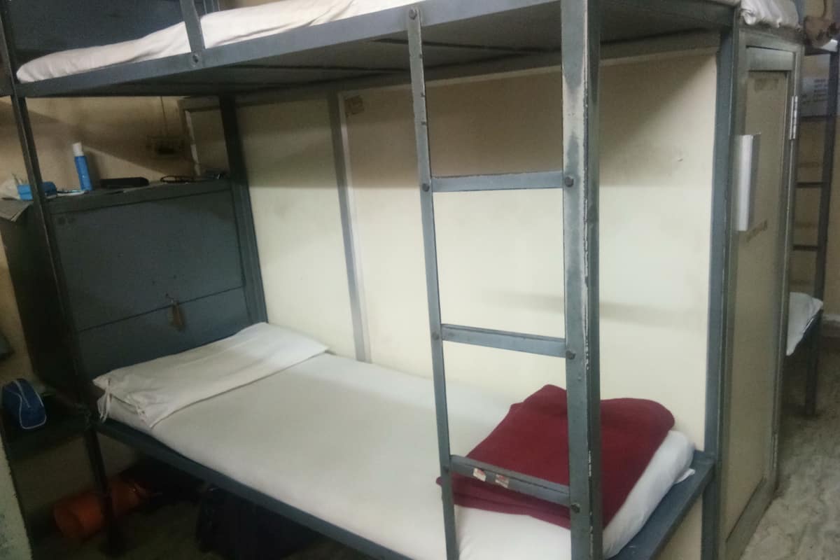 Eenvoudige slaapzaal, meerdere bedden, niet-roken | 3 slaapkamers, gratis wifi, beddengoed