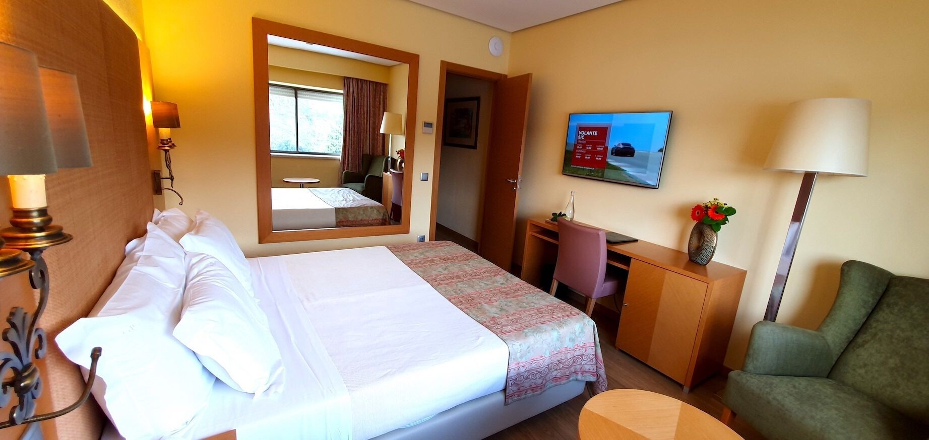 double room, lake view | minibar, in-room safe, desk, blackout curtains