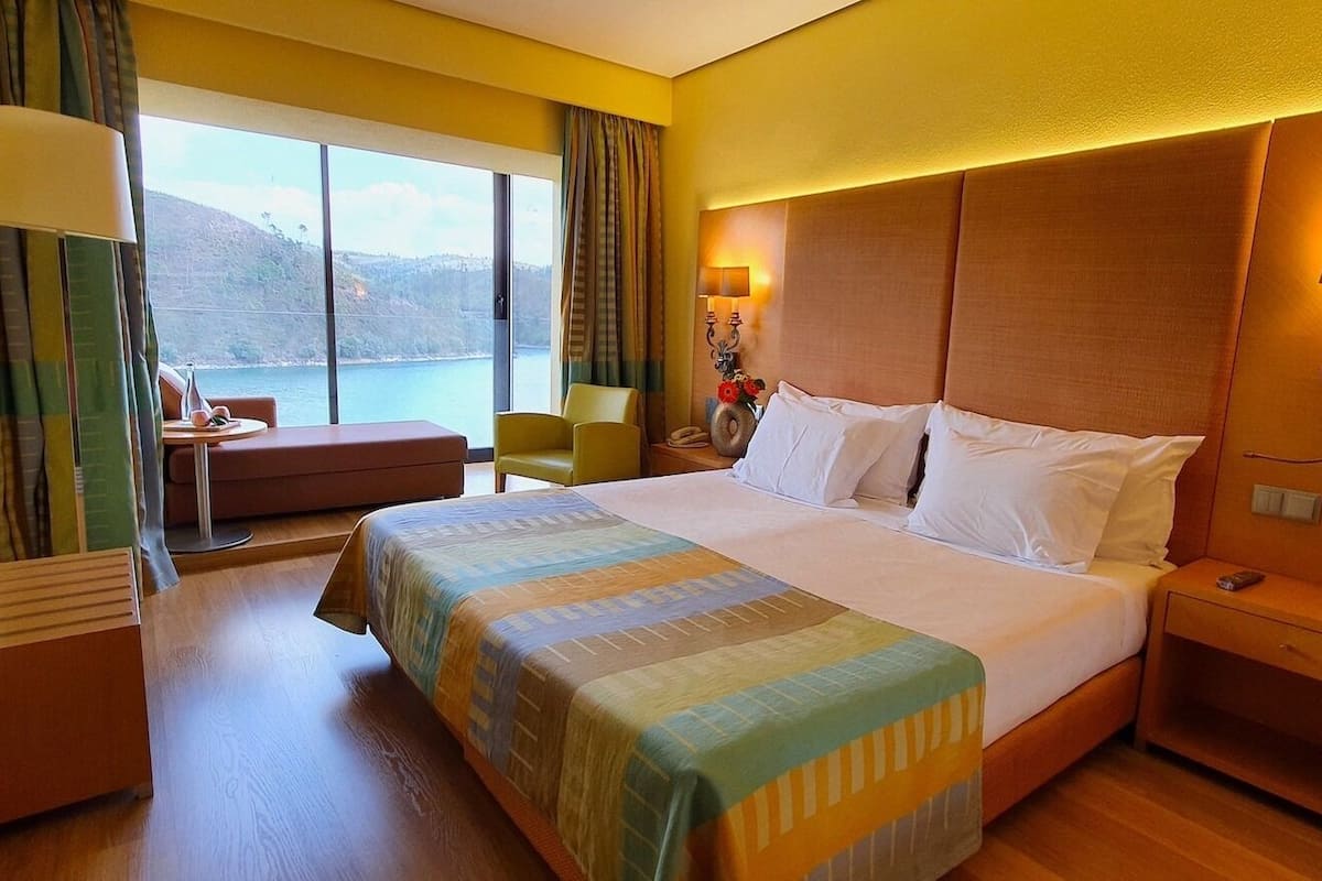 junior suite | minibar, in-room safe, desk, blackout curtains