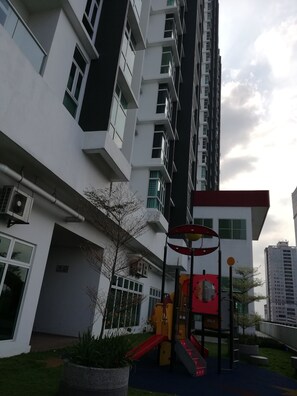 Children’s play area – outdoor - Twin Galaxy Residences (Johor Bahru)