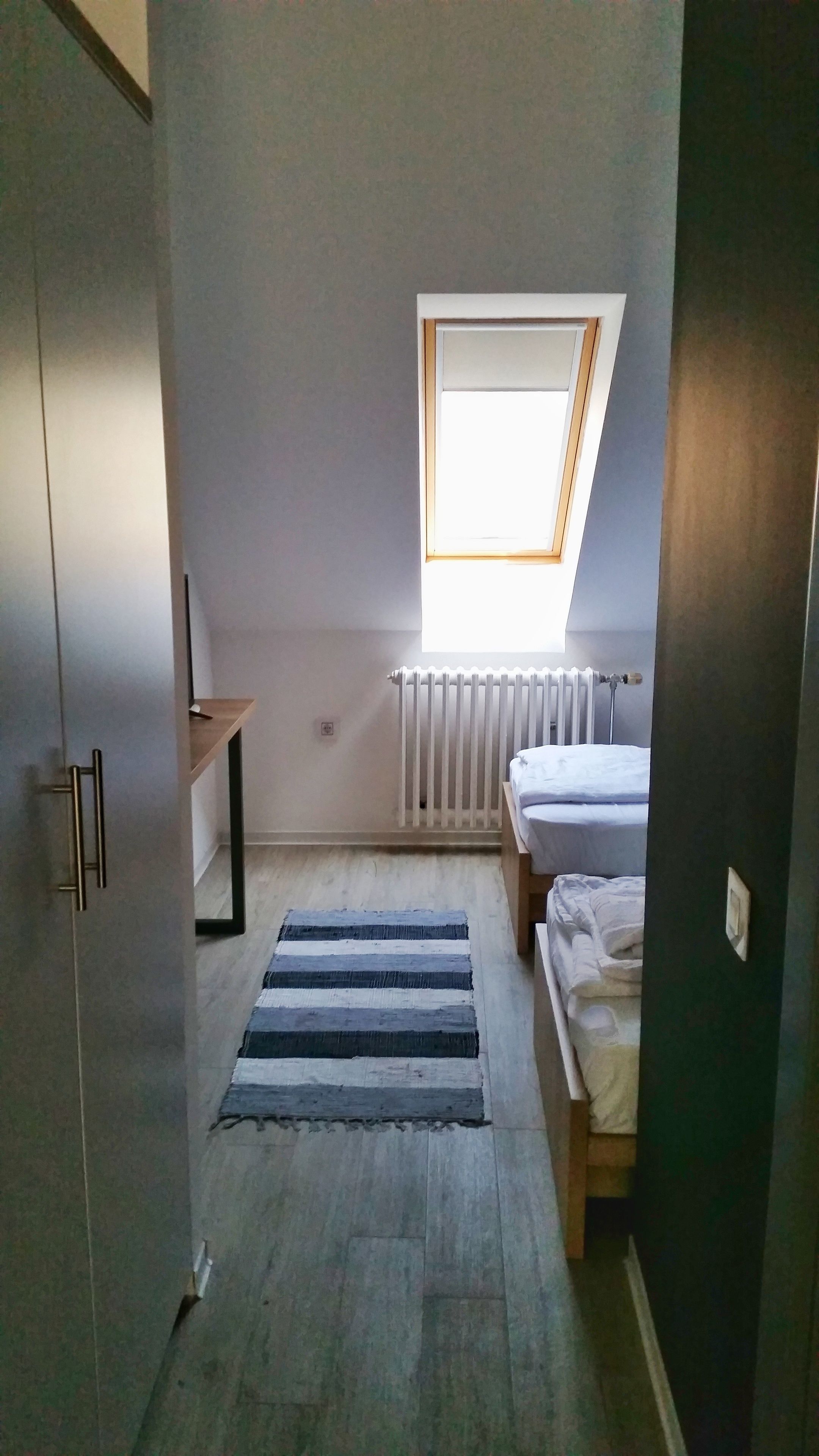 triple room (9) | individually furnished, desk, blackout curtains, free wifi