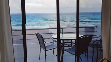 Comfort Double Room, 2 Katil Ratu (Queen), Private Bathroom | Pemandangan dari bilik