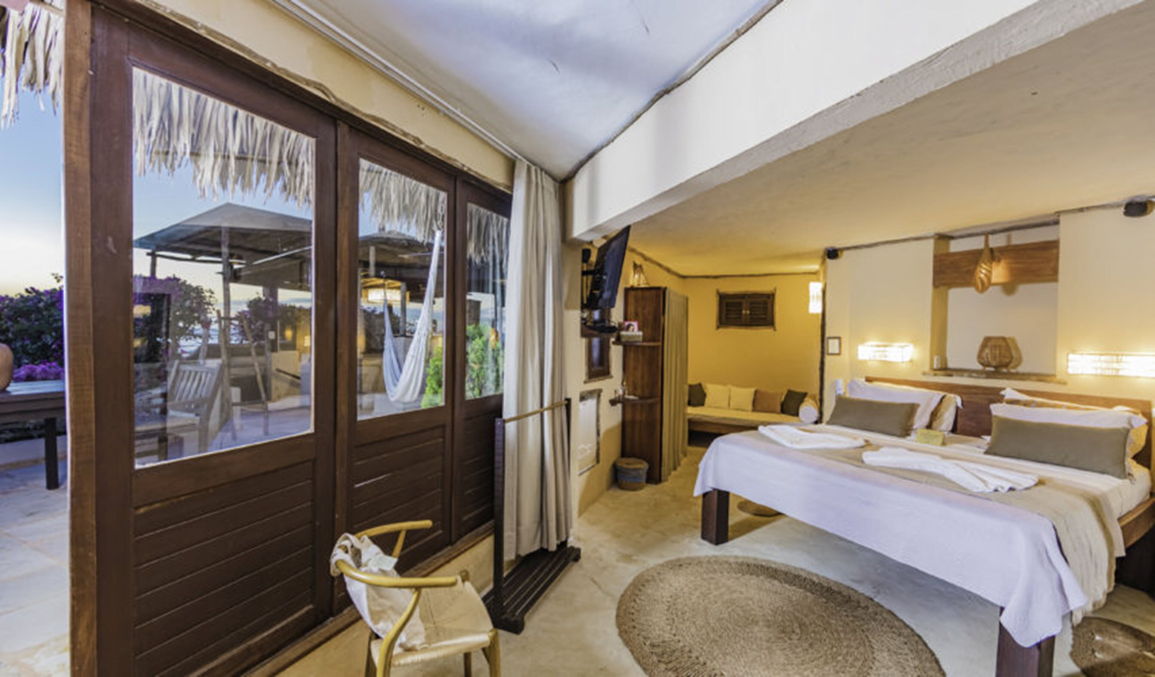 Minibar, in-room safe, iron/ironing board, free WiFi