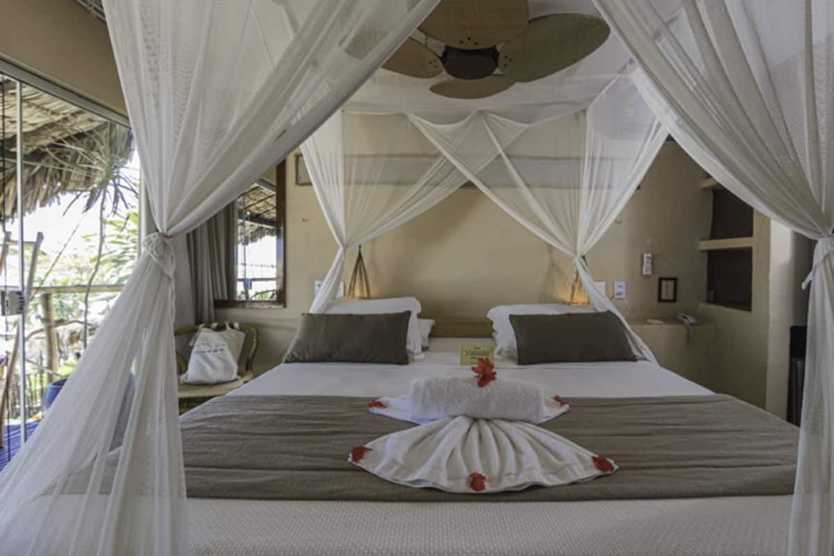 Superior Room, Sea Facing | Minibar, in-room safe, iron/ironing board, free WiFi