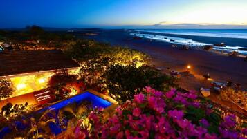 Master with private pool | View from room