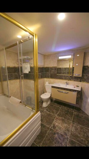 Standard Room | Deep soaking bathtub - Aykut Palace Otel (Iskenderun)