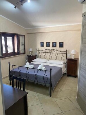 Premium bedding, desk, free WiFi, bed sheets