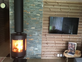 Cabin, 4 Bedrooms | Living area | Smart TV, Netflix