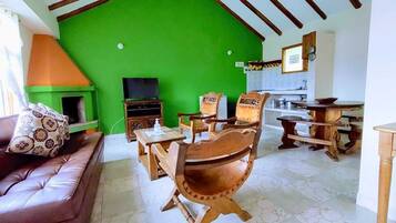 Muebles diferentes, cortinas blackout, wifi gratis y ropa de cama