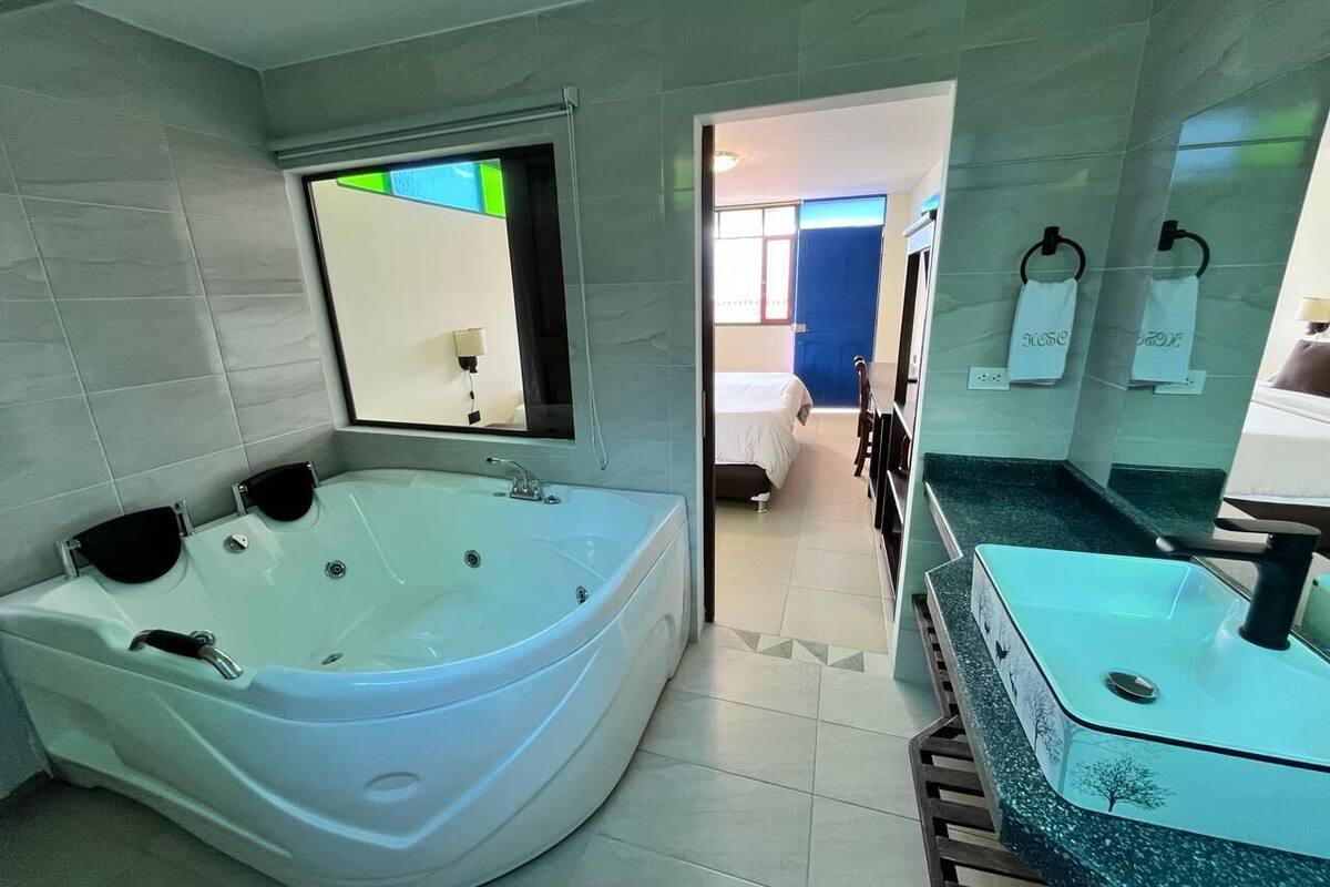 luxury double room, 1 king bed | 1 bedroom, individually furnished, blackout curtains, free wifi