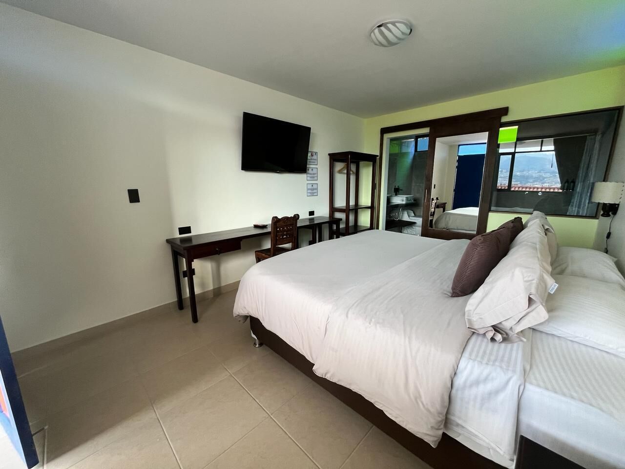 luxury double room, 1 king bed | 1 bedroom, individually furnished, blackout curtains, free wifi