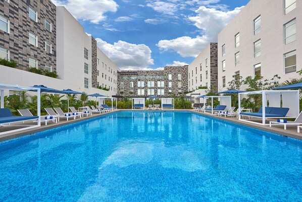 Piscina a l'aire lliure 