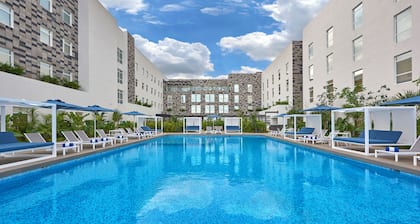 City Express Plus by Marriott Cancún Aeropuerto Riviera