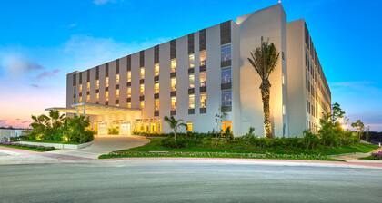 City Express Plus by Marriott Cancún Aeropuerto Riviera