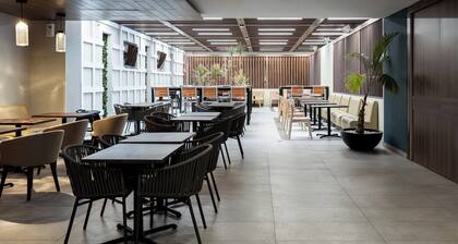 Holiday Inn Express & Suites Playa Del Carmen by IHG