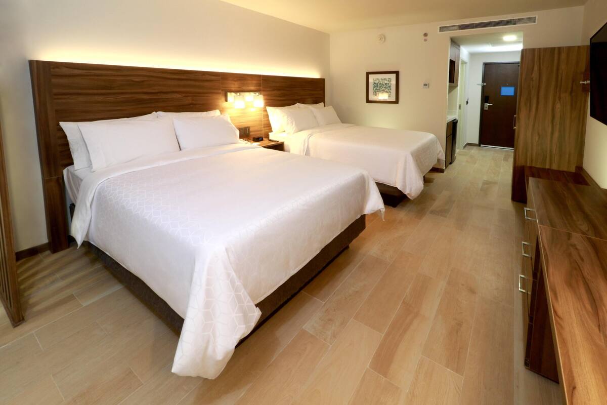 Premium bedding, down duvets, Tempur-Pedic beds, in-room safe