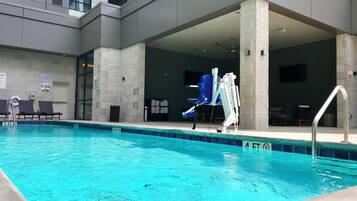 Seasonal outdoor pool, pool loungers