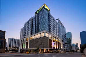 Exterior - Holiday Inn & Suites Nashville Downtown - Broadway by IHG (Nashville)