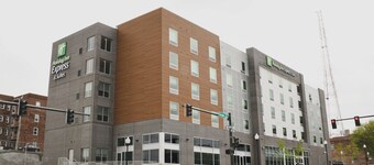 Holiday Inn Express & Suites Omaha Downtown - Old Market by IHG
