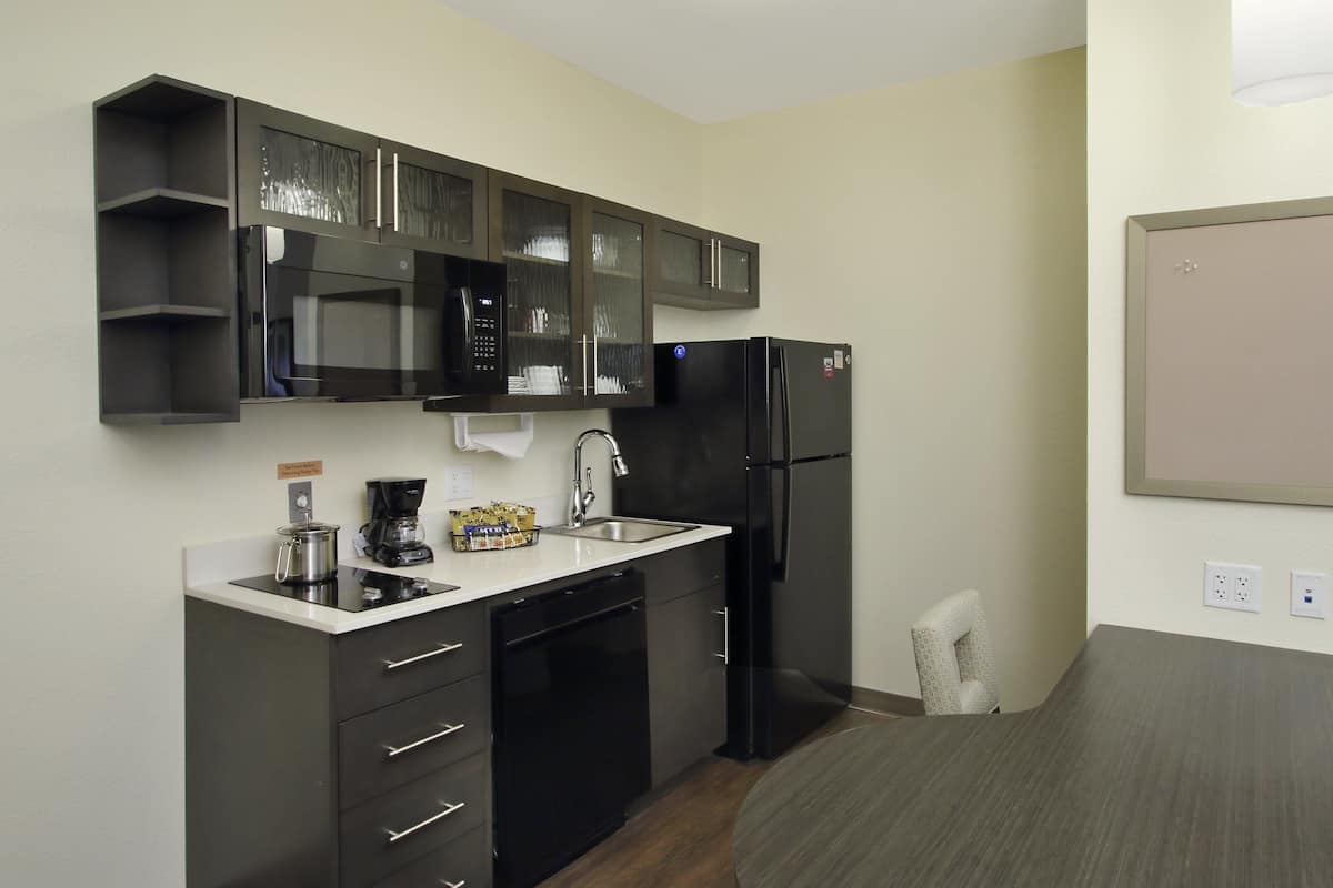 suite, 1 bedroom | 1 bedroom, desk, laptop workspace, blackout curtains