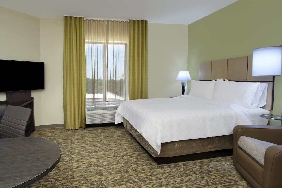 1 bedroom, desk, laptop workspace, blackout drapes