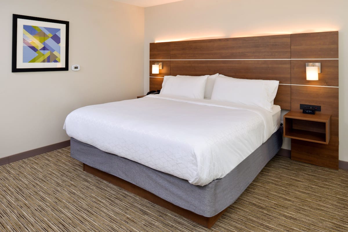 Ropa de cama hipoalergénica, escritorio y cortinas blackout