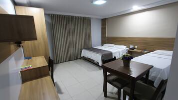 Minibar, rideaux occultants, Wi-Fi gratuit, draps fournis