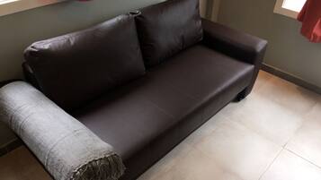 Apartment | Living room | Flat-screen TV, Netflix