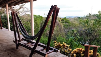 Habitación Confort con 1 cama doble o 2 individuales, 1 cama de matrimonio grande, no fumadores | Terraza o patio